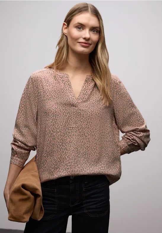 Splitneck tunic blouse AOP