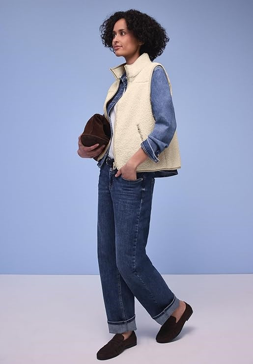 Short Teddy Vest w. Stand-Up C – Eggshell Ecru 