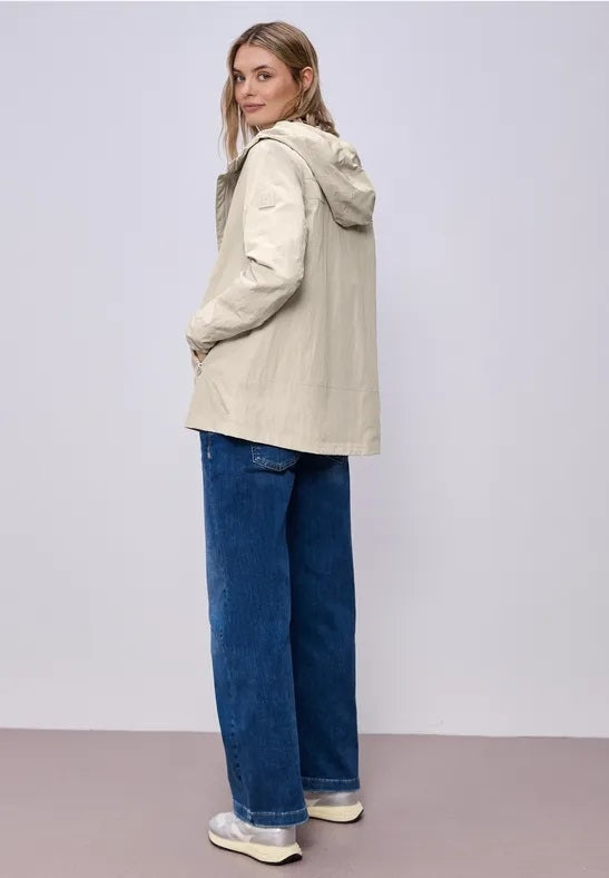 Modern Windbreaker – Powder Beige 