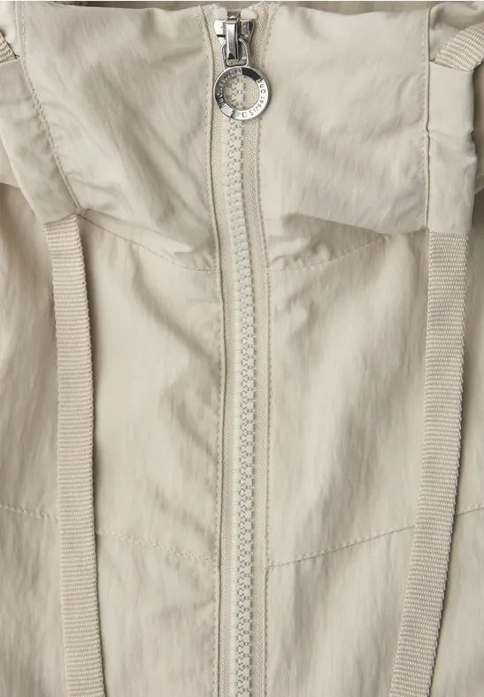 Modern Windbreaker – Powder Beige 