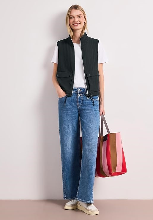 Short Vest w. Drawstring Detai
