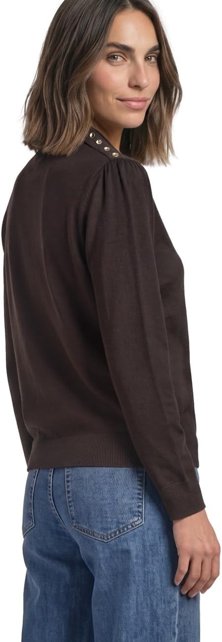 feminine sweater_button detail – Black Coffee 