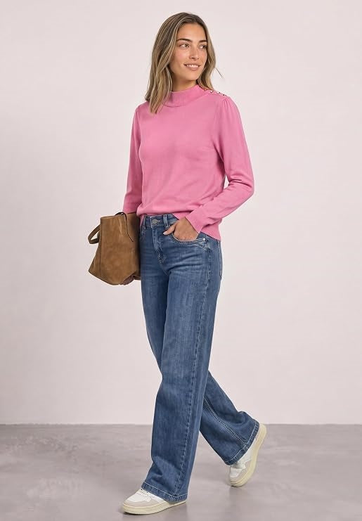 feminine sweater_button detail – Warm Blush 