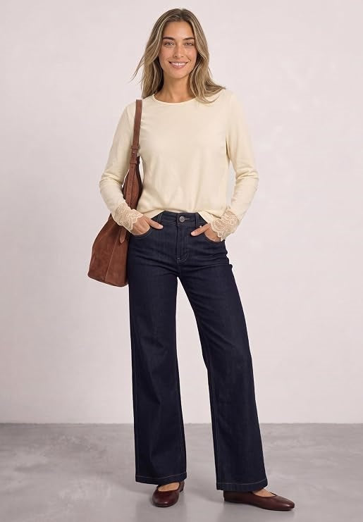 EOS_Shirt w. lace at sleeves