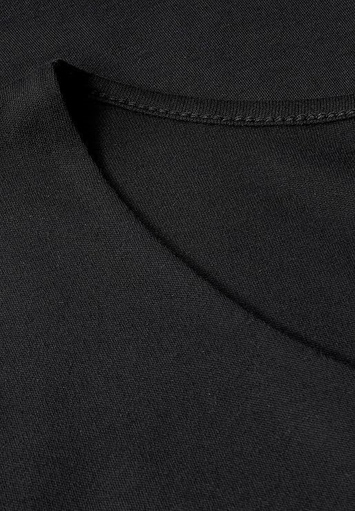 QR shirt w.heart neckline shap – Black 